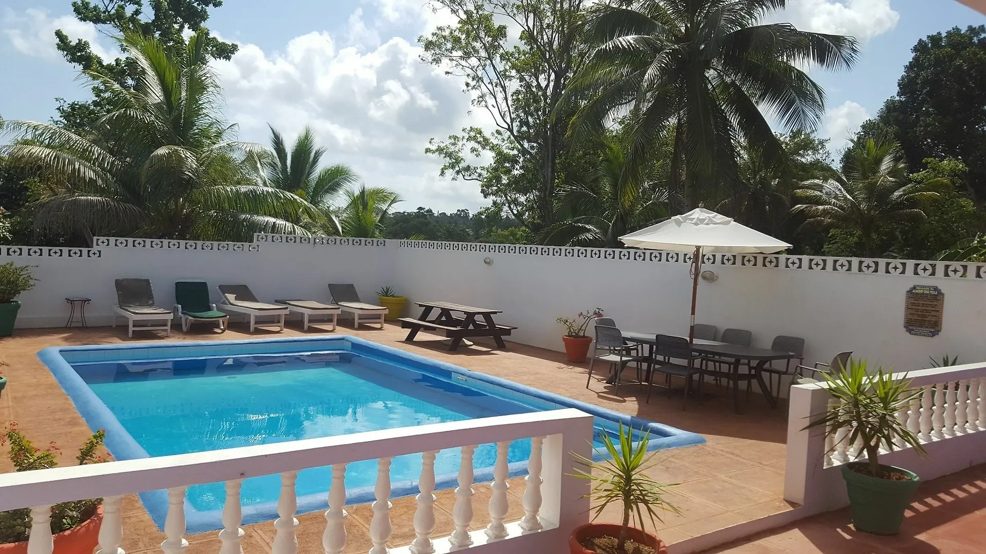 Ocho Rios Almond Tree Villas